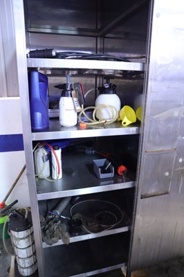 Lot 115 - Qty of brake bleeding tool components, grease...