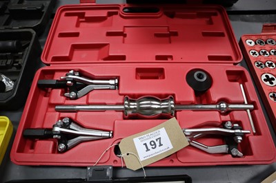 Lot 197 - Internal and external pulling set