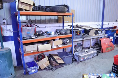 Lot 118 - Qty of Land Rover vehicle components together...