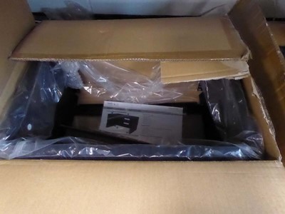 Lot 2577 - Startech 6U wall mounting bracket for patch panel