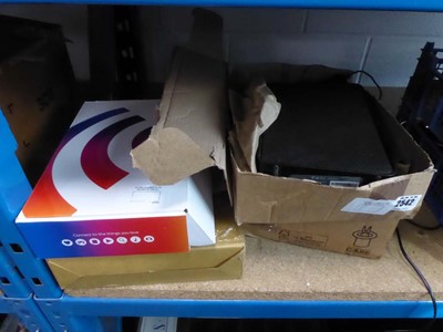 Lot 2542 - 4 routers