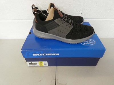 Lot 1287 - Boxed pair of Skechers classic fit air cooled...
