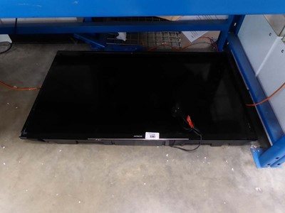 Lot 2387 - Hitachi TV for spares and repairs, broken screen
