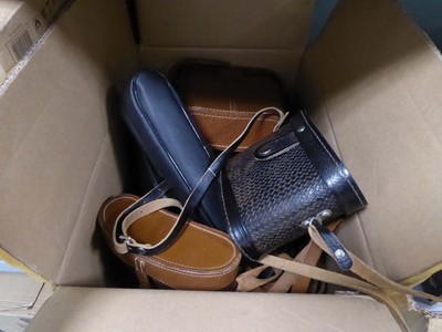 Lot 2321 - Box containing various pairs of binocular...