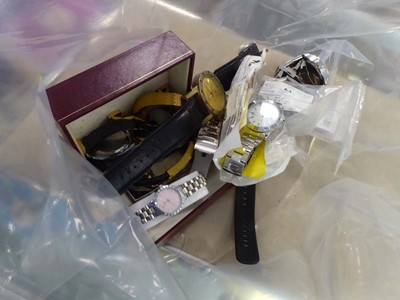 Lot 2464 - Selection of watches in a bag