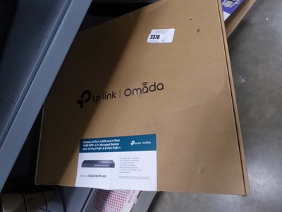 Lot 2370 - TP Link Omada 24 port 2.5 and 4 port 10GESF...