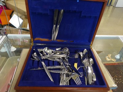 Lot 2474 - Cutlery set