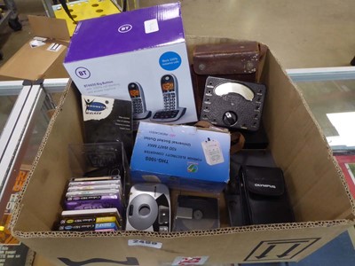 Lot 2490 - Box containing various cameras, mini discs, BT...