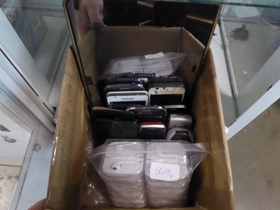 Lot 2586 - Selection of mobile phones, tablets, earbuds...