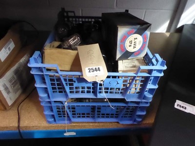 Lot 2544 - Two trays containing various valves