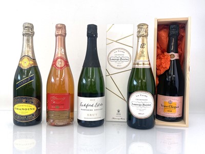 Lot 315 - 5 bottles, 1x Veuve Cliquot Rose Brut...