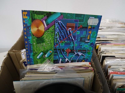 Lot 2 boxes of 7" singles incl. Bomb the Base,...