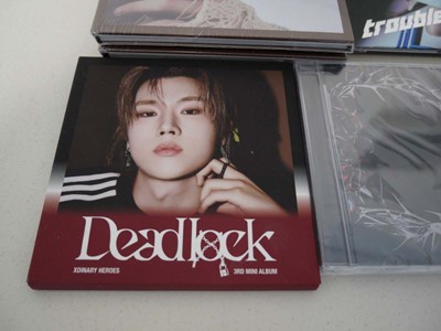 Lot Small collection of Kpop CDs (some still sealed)