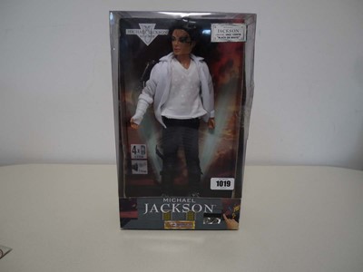 Lot Boxed Michael Jackson singing figure