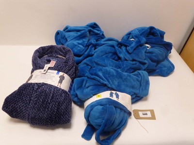 Lot 3449 - x4 dressing robes to include Tommy Bahama and...