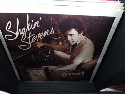 Lot 4 boxes containing 7" singles (mainly from...