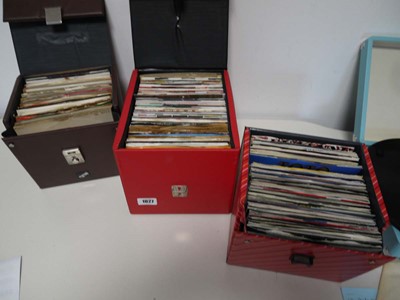 Lot 3 boxes of 7" singles incl. Toto, The Nolans,...
