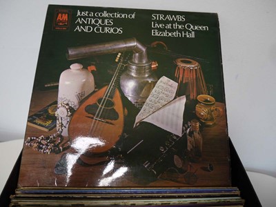 Lot Box containing vinyl albums incl. The Beatles...