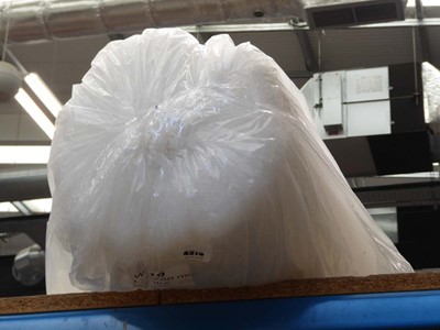 Lot 4373 - Small roll of bubble wrap
