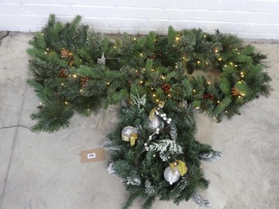 Lot x1 pre lit Christmas garland together with a...