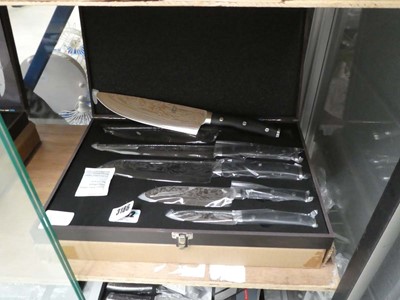 Lot 3186 - 5 piece steel blade knife set