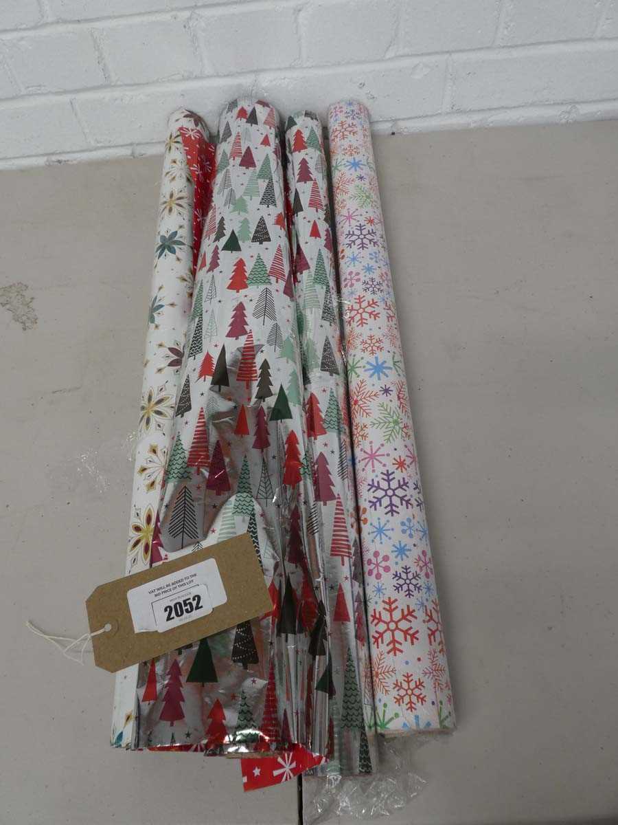 Lot x4 rolls of double sided Christmas themed gift...