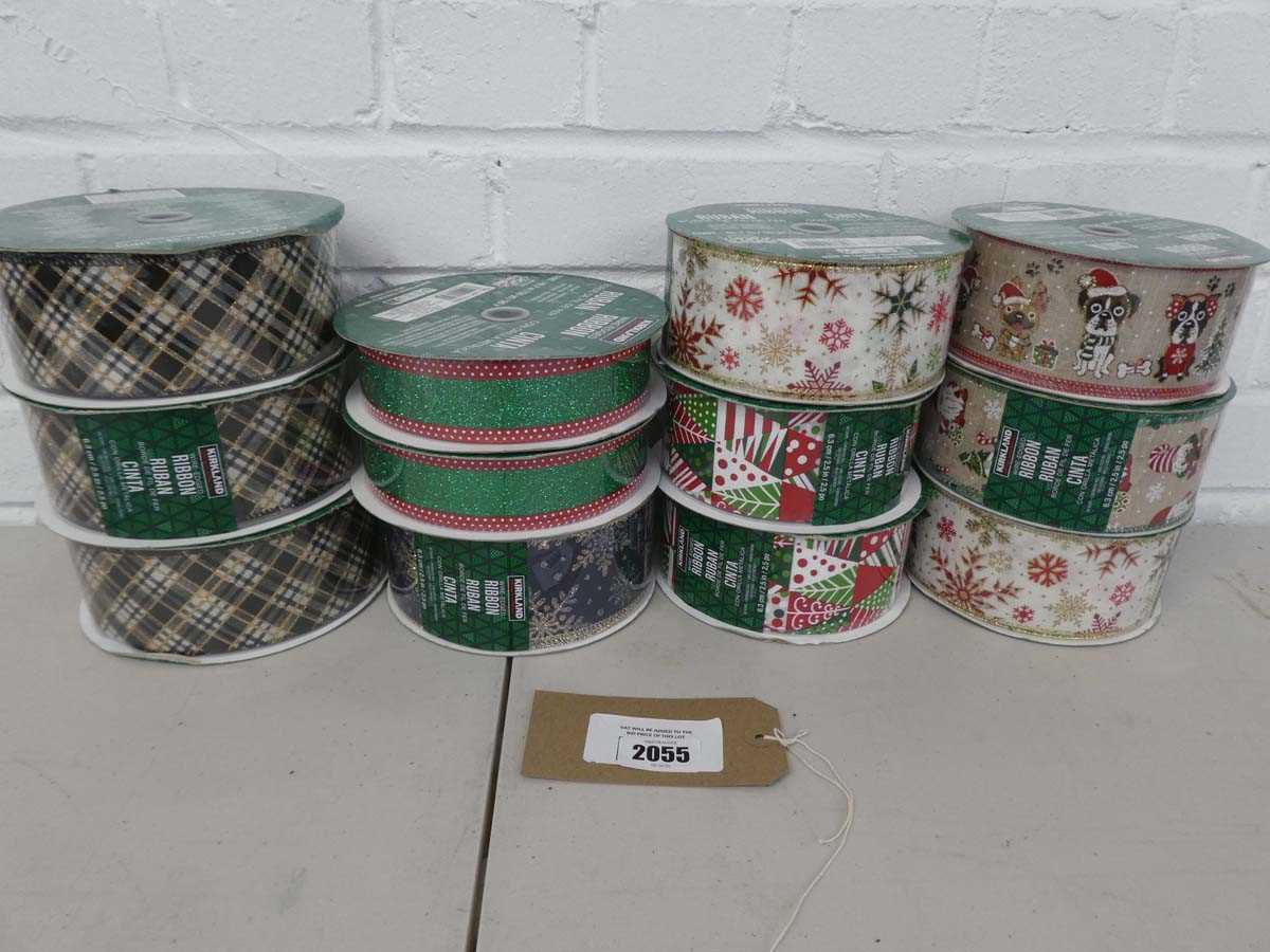 Lot Six rolls of Kirkland signature wire edged...