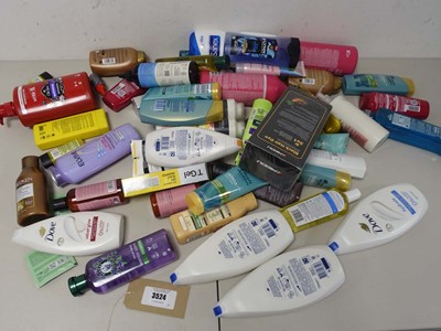 Lot 3524 - Selection of shampoos and shower gel