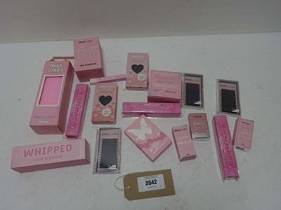 Lot 3542 - Selection of Phatlash products