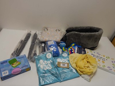 Lot 3544 - Selection of children and pet related items to...