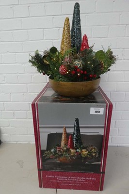Lot Boxed holiday centre piece in red and green...