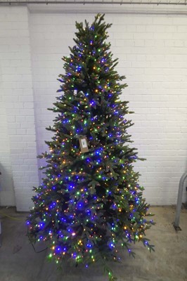 Lot 7.5' pre-lit artificial Christmas tree with...