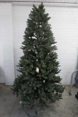Lot 7.5' artificial Christmas tree with lights (no...