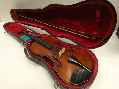Lot 2017 - Violin with case and bow