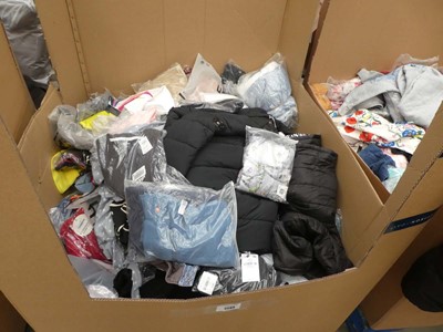 Lot 3585 - Pallet containing mixed ladies and men's clothing