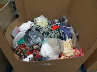 Lot 3604 - Pallet containing mixed ladies and men's clothing