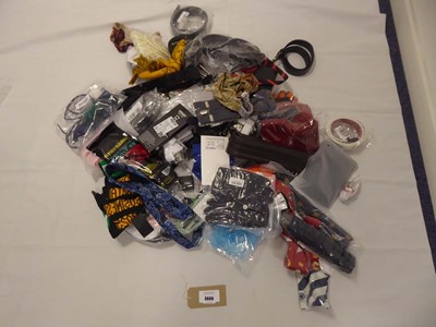Lot 3606 - Selection of various accessories