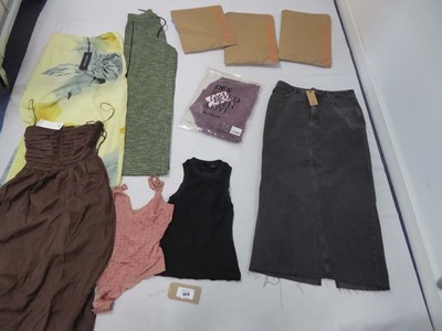Lot 3618 - Selection of clothing to include Frangipani,...