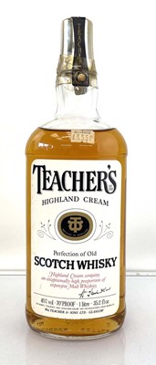 Lot 148 - An old bottle of Teacher's Highland Cream...