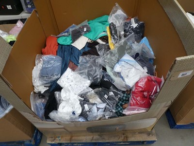 Lot 3627 - Pallet containing mixed ladies and men's clothing