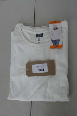 Lot 1104 - Approx. 25 ladies Jezebel round neck jumpers