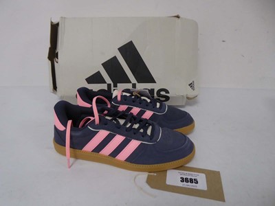 Lot 3685 - Adidas breaknet sleek trainers in navy / pink...