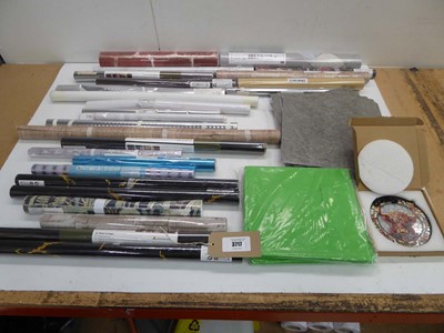 Lot 3717 - Selection of household decor to include...