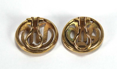 Lot 503 - A pair of 18ct yellow gold ear clips of...