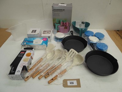 Lot 3729 - Selection of mixed kitchen items to include...
