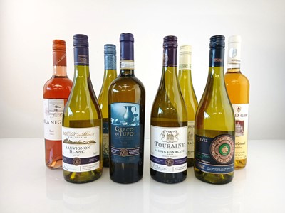 Lot 395 - 8 bottles of White/Rose, 1x Freeman's Bay 2019...