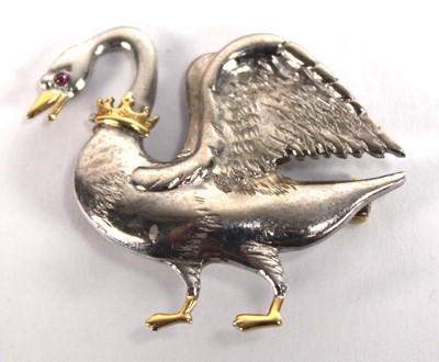 Lot 517 - An 18ct two-colour gold brooch in the form of...
