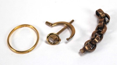 Lot 518 - A 9ct yellow gold charm in the form of a...