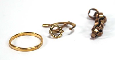 Lot 518 - A 9ct yellow gold charm in the form of a...