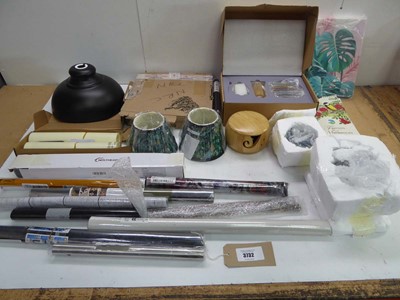 Lot 3732 - Selection of household decor to include...